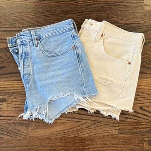 Levi’s 501 original high rise denim shorts in cream and light blue. Size 30.